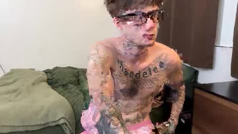 Snapshot of prettyboyszn chatting on 04/04/26, 04:55 pretty boy online show from 04/04/26, 04:55