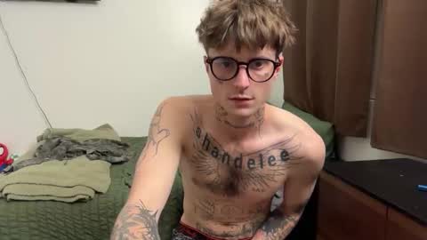 Snapshot of prettyboyszn chatting on 04/06/26, 04:21 pretty boy online show from 04/06/26, 04:21