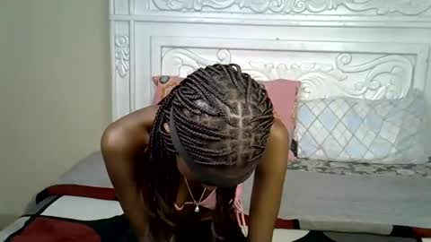 Snapshot of prettybunnny chatting on 10/12/25, 12:53 Bunny online show from 10/12/25, 12:53