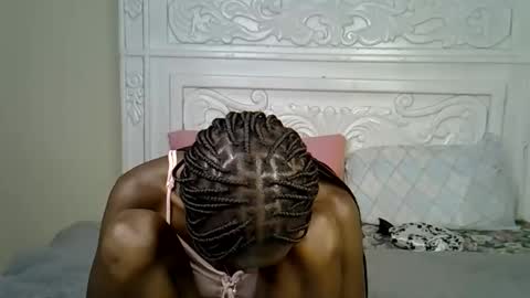 Snapshot of prettybunnny chatting on 10/14/25, 02:51 Bunny online show from 10/14/25, 02:51