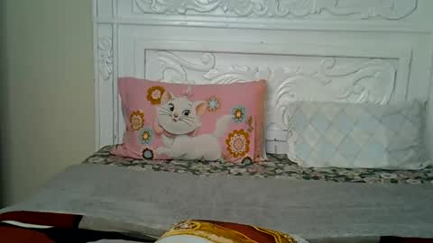 Snapshot of prettybunnny chatting on 10/17/25, 03:36 Bunny online show from 10/17/25, 03:36