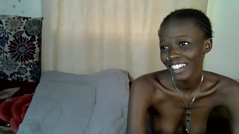 Snapshot of prettybunnny chatting on 11/18/25, 01:04 Bunny online show from 11/18/25, 01:04