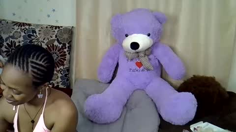 Snapshot of prettybunnny chatting on 11/19/25, 01:05 Bunny online show from 11/19/25, 01:05