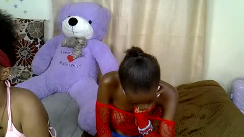 Snapshot of prettybunnny chatting on 11/21/25, 12:54 Bunny online show from 11/21/25, 12:54