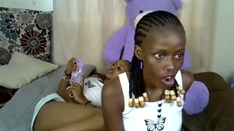 Snapshot of prettybunnny chatting on 11/22/25, 02:05 Bunny online show from 11/22/25, 02:05