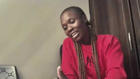 Vee online show from 10/31/25, 07:53