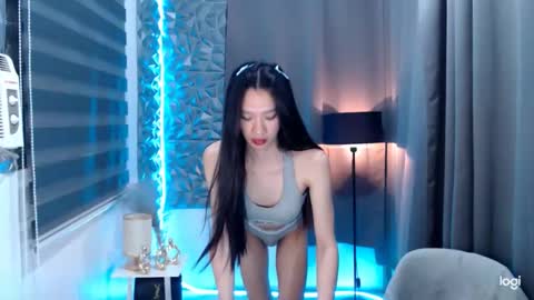 Snapshot of prettycumnotes69 chatting on 12/28/24, 06:28 ASHLEY online show from 12/28/24, 06:28