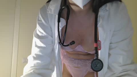 Snapshot of prettydoctor00 chatting on 07/18/26, 04:11 prettydoctor00 online show from 07/18/26, 04:11