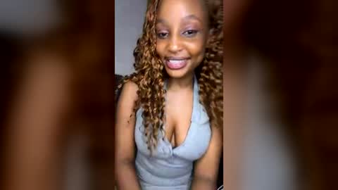 Snapshot of prettydollx0 chatting on 07/02/26, 10:05 prettydollx0 online show from 07/02/26, 10:05