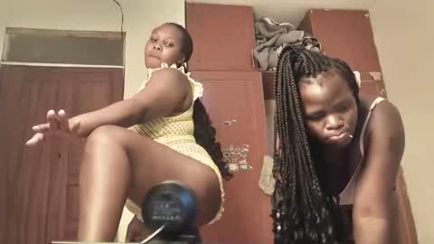 Snapshot of prettyeve25 chatting on 10/16/25, 11:00 eve online show from 10/16/25, 11:00