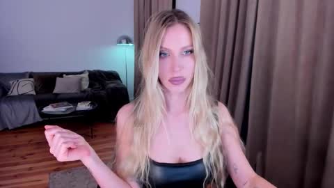 Eva online show from 10/26/25, 12:38