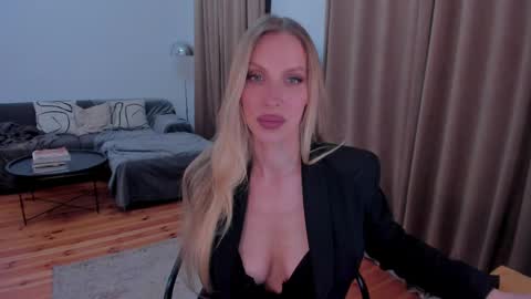 Eva online show from 05/16/26, 12:18
