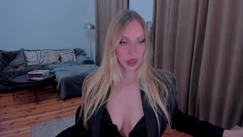 Eva online show from 05/17/26, 11:34
