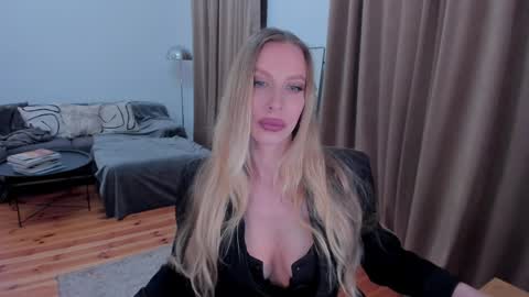 Snapshot of prettyk1ller chatting on 06/08/26, 12:36 Eva online show from 06/08/26, 12:36