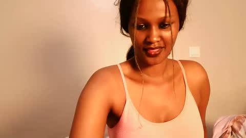 Snapshot of prettykeilaa chatting on 04/15/26, 02:46 prettykeilaa online show from 04/15/26, 02:46