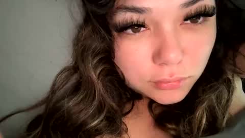 prettylatinamomma01 online show from 12/03/25, 02:37