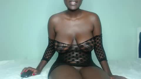 Snapshot of prettyliz1999 chatting on 01/13/25, 07:10 Lizzy online show from 01/13/25, 07:10