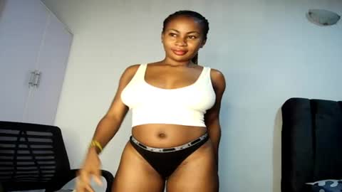 Snapshot of prettylove5 chatting on 06/12/26, 08:57 evelyn online show from 06/12/26, 08:57