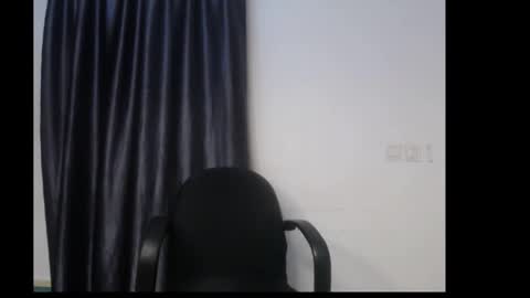 mia online show from 11/18/25, 09:52