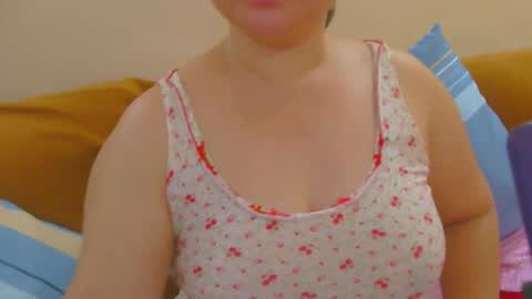 Snapshot of prettynhing chatting on 05/16/26, 06:21 Nhing online show from 05/16/26, 06:21