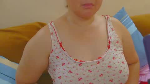 Snapshot of prettynhing chatting on 05/16/26, 06:32 Nhing online show from 05/16/26, 06:32