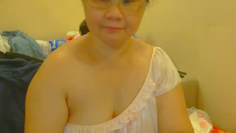 Snapshot of prettynhing chatting on 06/28/26, 02:06 Nhing online show from 06/28/26, 02:06