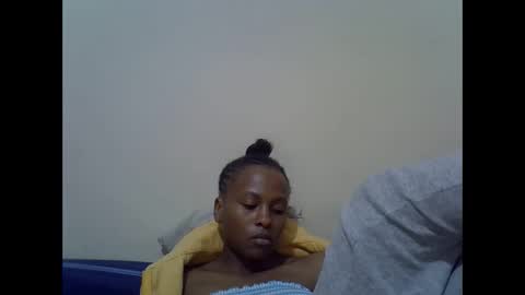 Snapshot of prettyqueenn1 chatting on 12/11/24, 02:44 sharon online show from 12/11/24, 02:44