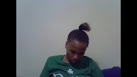 Snapshot of prettyqueenn1 chatting on 12/21/24, 06:34 sharon online show from 12/21/24, 06:34