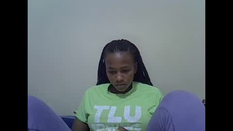 Snapshot of prettyqueenn1 chatting on 01/16/25, 12:20 sharon online show from 01/16/25, 12:20