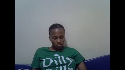 Snapshot of prettyqueenn1 chatting on 01/21/25, 11:02 sharon online show from 01/21/25, 11:02