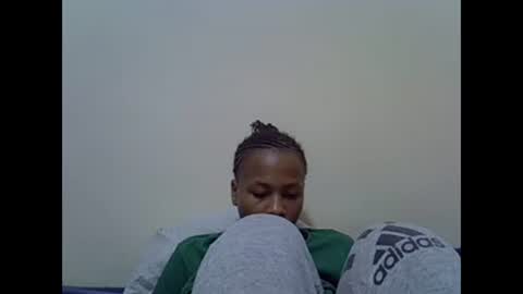 Snapshot of prettyqueenn1 chatting on 01/25/25, 12:37 sharon online show from 01/25/25, 12:37