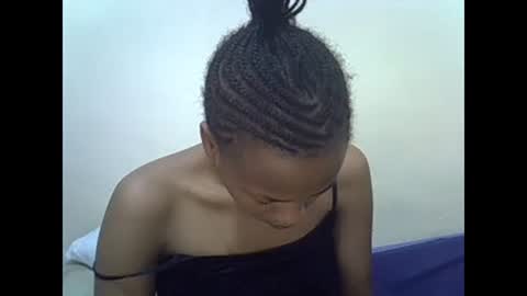 Snapshot of prettyqueenn1 chatting on 02/01/25, 09:43 sharon online show from 02/01/25, 09:43