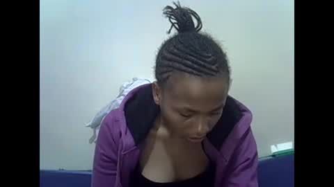 Snapshot of prettyqueenn1 chatting on 02/02/25, 12:30 sharon online show from 02/02/25, 12:30