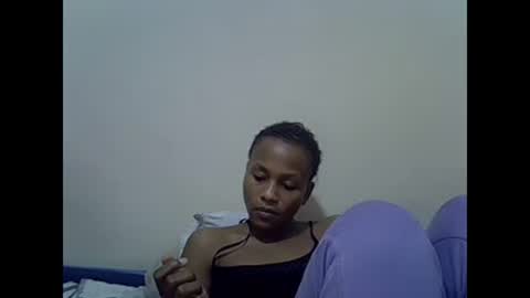 Snapshot of prettyqueenn1 chatting on 02/04/25, 04:29 sharon online show from 02/04/25, 04:29