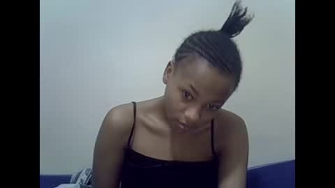 Snapshot of prettyqueenn1 chatting on 02/05/25, 01:11 sharon online show from 02/05/25, 01:11