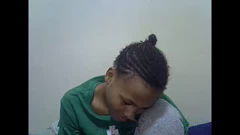 Snapshot of prettyqueenn1 chatting on 02/16/25, 09:48 sharon online show from 02/16/25, 09:48