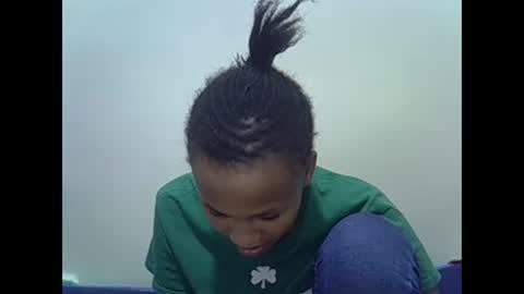 Snapshot of prettyqueenn1 chatting on 02/17/25, 10:25 sharon online show from 02/17/25, 10:25