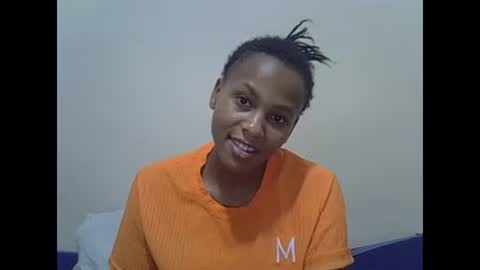 Snapshot of prettyqueenn1 chatting on 02/21/25, 01:22 sharon online show from 02/21/25, 01:22