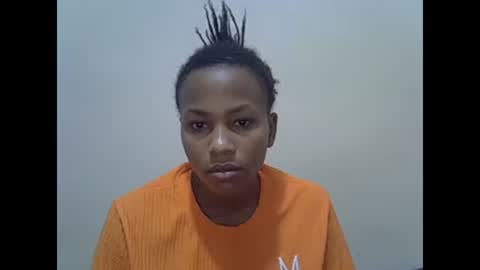 Snapshot of prettyqueenn1 chatting on 02/22/25, 11:24 sharon online show from 02/22/25, 11:24