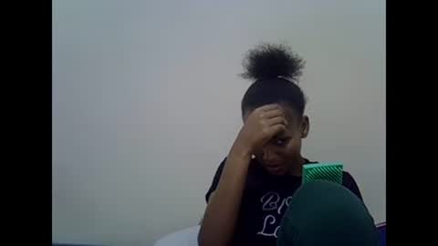 Snapshot of prettyqueenn1 chatting on 02/23/25, 08:11 sharon online show from 02/23/25, 08:11