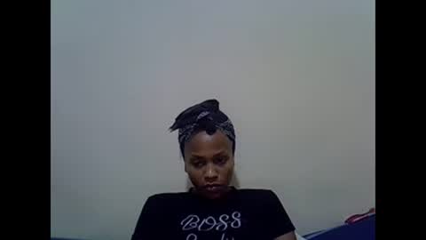 Snapshot of prettyqueenn1 chatting on 02/24/25, 02:19 sharon online show from 02/24/25, 02:19