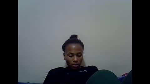 Snapshot of prettyqueenn1 chatting on 02/24/25, 08:47 sharon online show from 02/24/25, 08:47