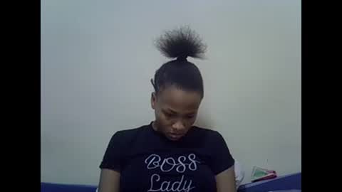 Snapshot of prettyqueenn1 chatting on 03/03/25, 09:44 sharon online show from 03/03/25, 09:44