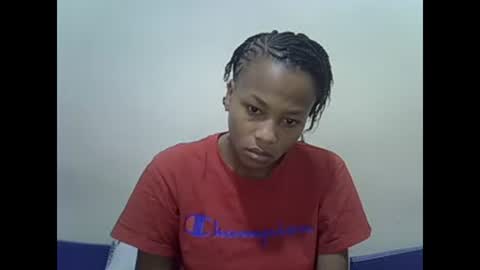 Snapshot of prettyqueenn1 chatting on 03/05/25, 12:44 sharon online show from 03/05/25, 12:44