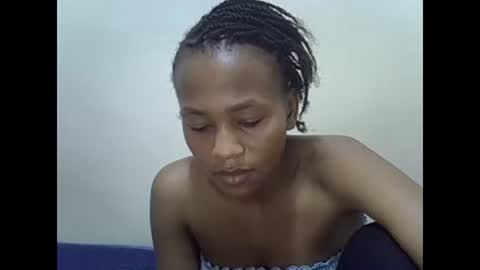 Snapshot of prettyqueenn1 chatting on 03/07/25, 06:43 sharon online show from 03/07/25, 06:43