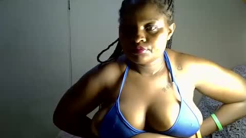 Snapshot of prettyriss chatting on 04/18/26, 10:54 prettyriss online show from 04/18/26, 10:54