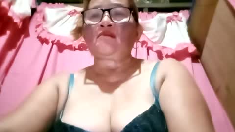 Snapshot of prettyrose01 chatting on 07/10/26, 07:49 prettyrose01 online show from 07/10/26, 07:49