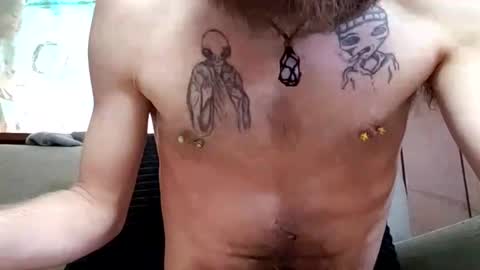 Snapshot of prettysolidd7 chatting on 02/13/25, 01:48 prettysolidd7 online show from 02/13/25, 01:48