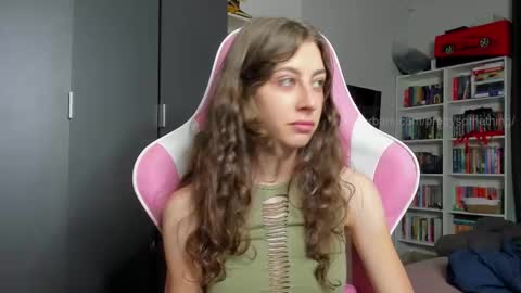 Sophie  next stream will be at Monday  i will wait you guys  online show from 01/12/26, 09:36