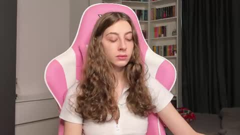 Sophie  next stream will be at Monday  i will wait you guys  online show from 07/25/26, 07:28